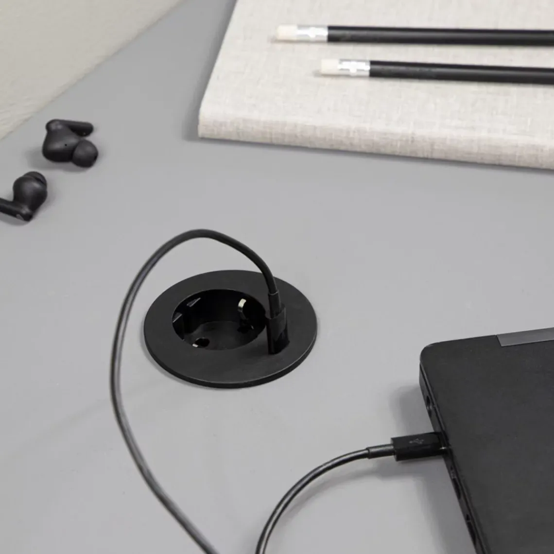 DPJ Workspace Einbausteckdose Powerdot Compact 62 - 1 El, 1 USB-C