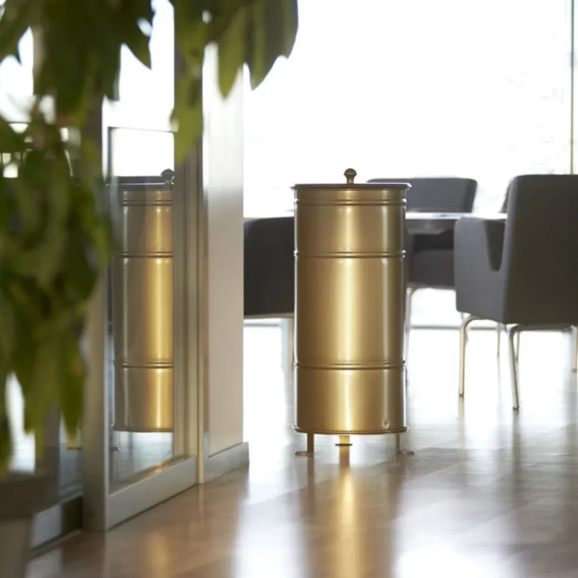 DPJ Workspace Mülleimer Brooklyn Bin Single - Gold, Deckel mit Knauf