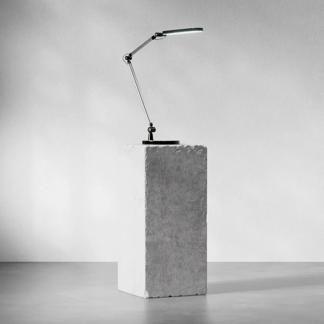 DPJ Workspace Schreibtischleuchte Flex Charge