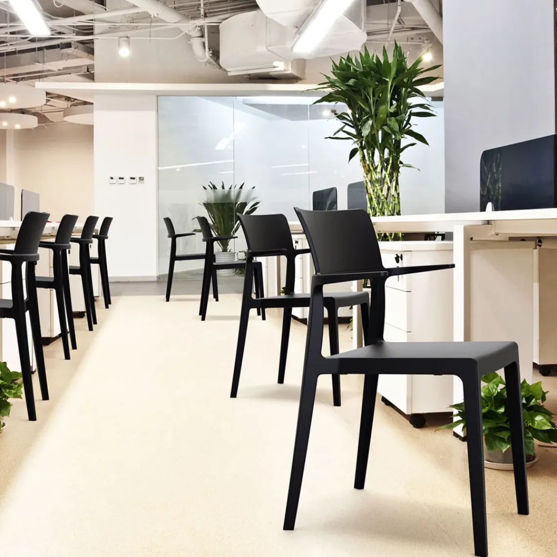 DPJ Workspace Stuhl Plus